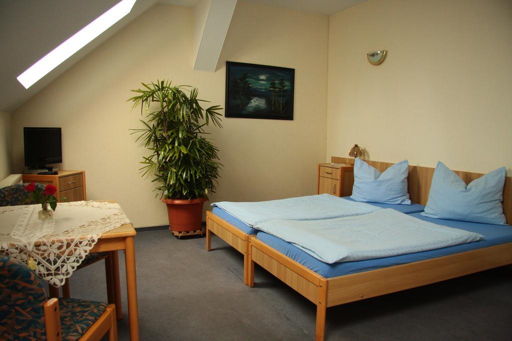 Werners Landgasthaus Lieskau Habitación foto